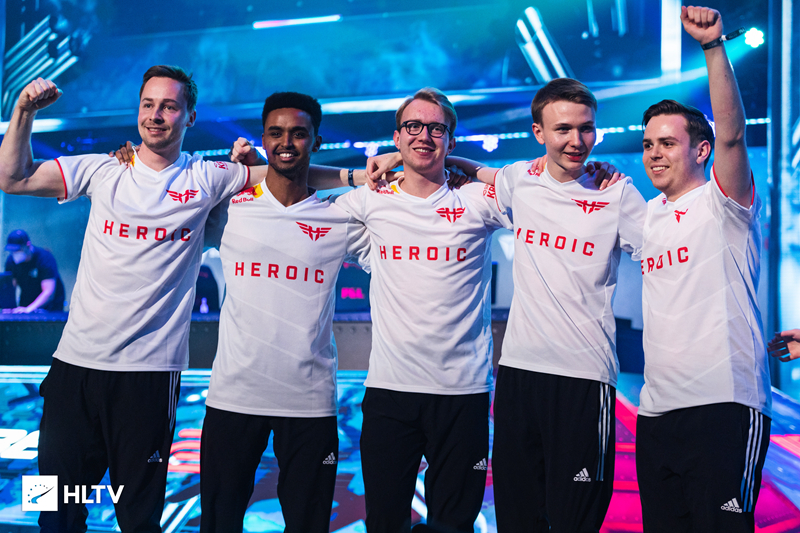 透和中前场 透和中前场