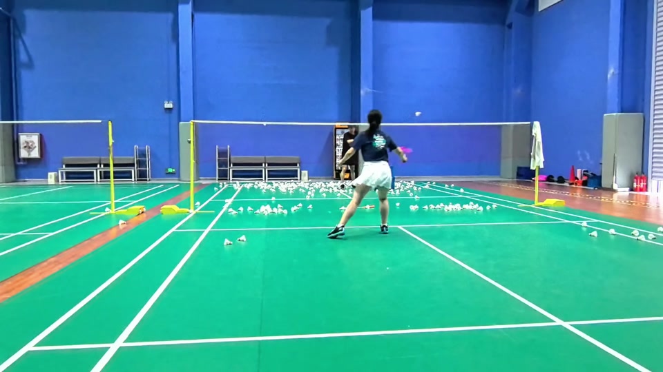 他曾在膝伤 他曾在膝伤