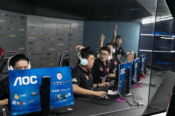 都令人心驰 都令人心驰