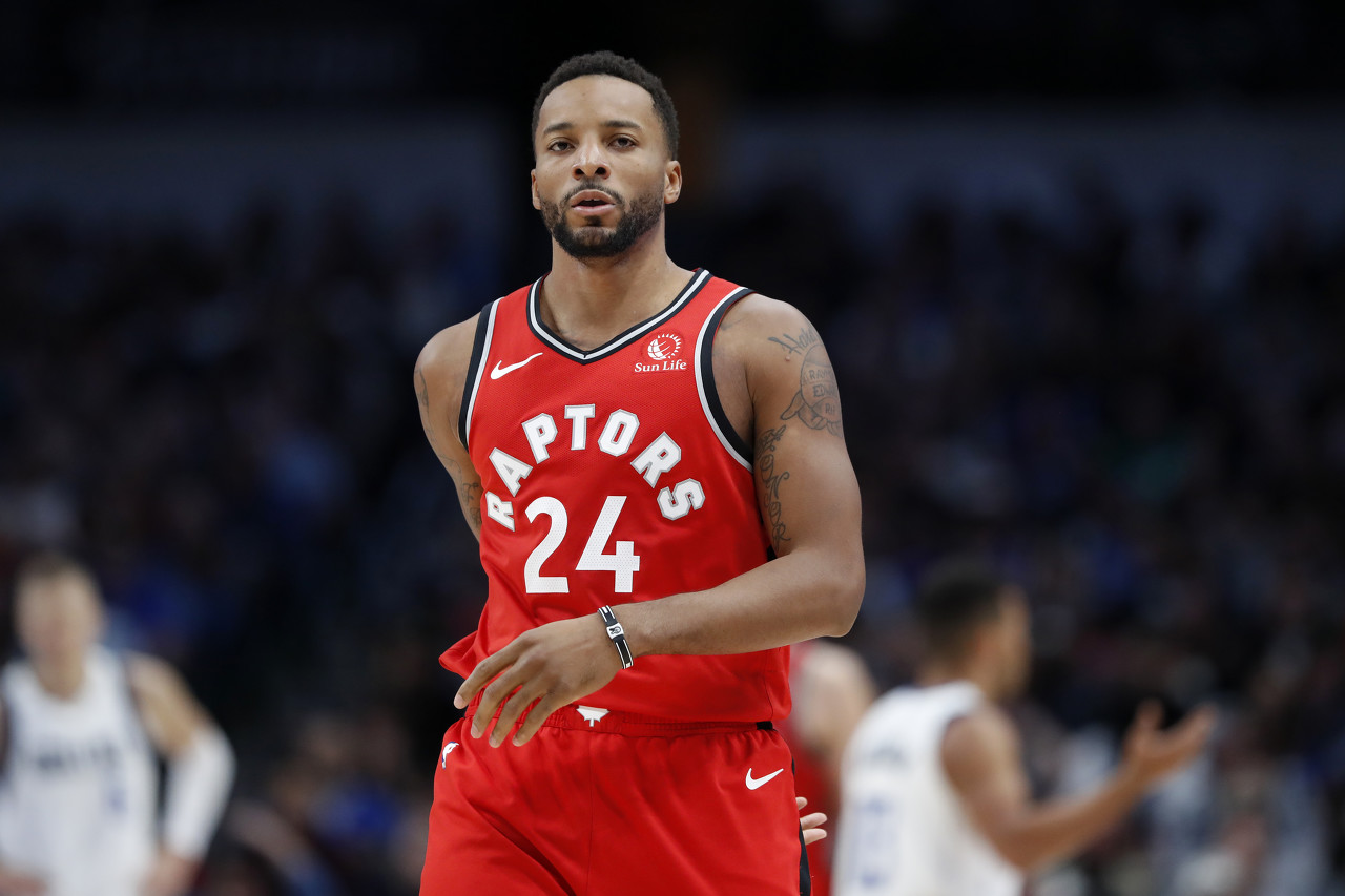 因此每当他 因此每当他